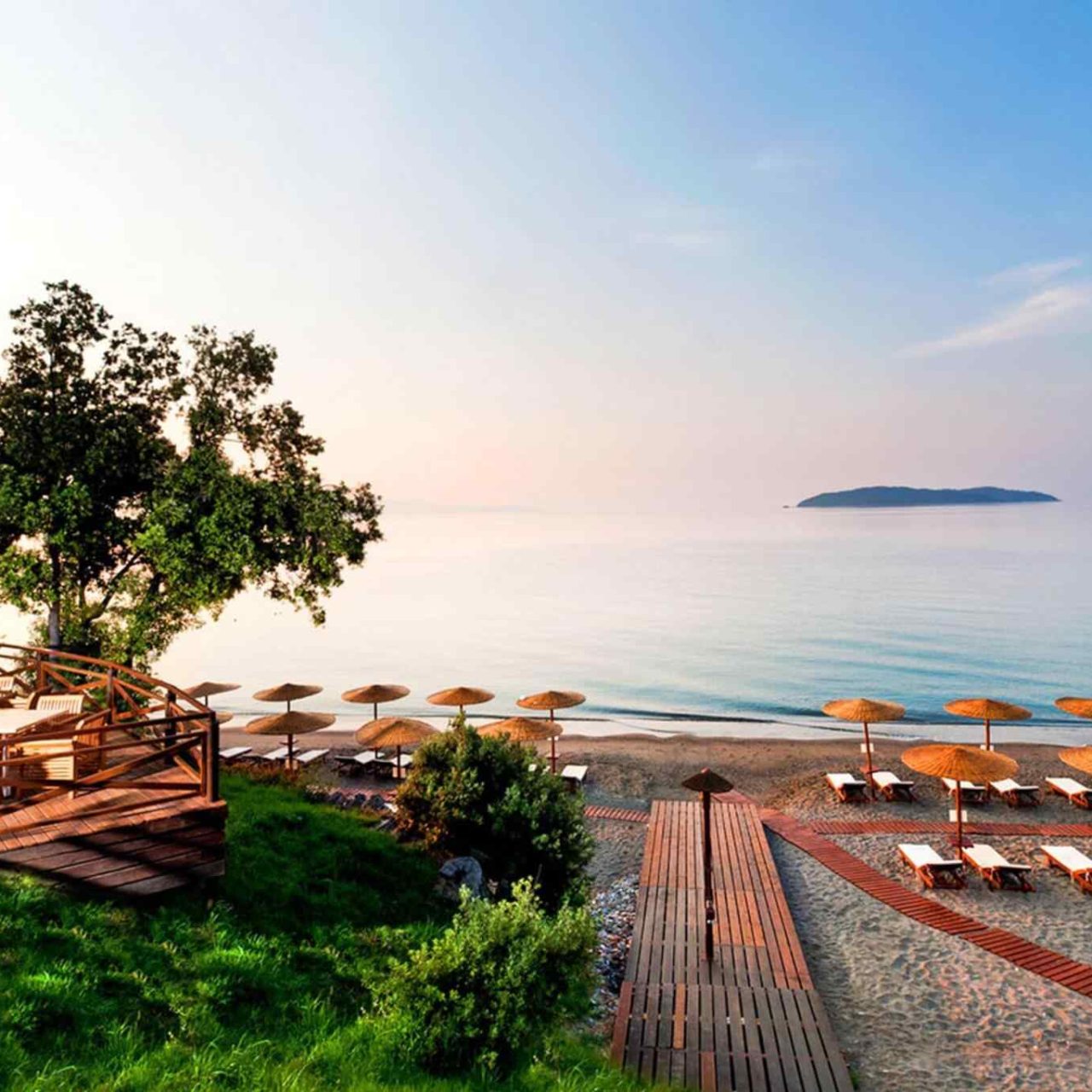 https://wkey.ro/dev/newtruf/wp-content/uploads/2017/08/resort-6-1280x1280.jpg